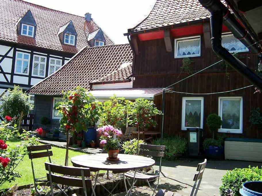 Altes Tageloehnerhaus Von 1510 Mit Garten Und Parkplatz Goslar Bagian luar foto